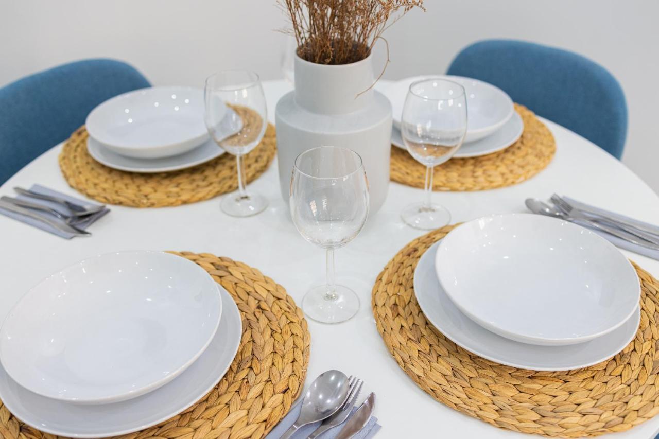 Florit Flats - The Port Avenue Apartment Valenza Esterno foto